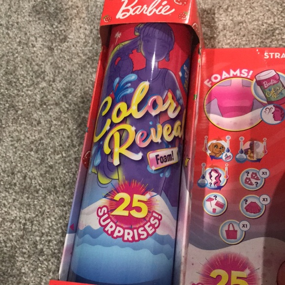 Barbie Colour Reveal With Foam Strawberry, Doll Surprise Dress And Accessories - Picture 3 of 5